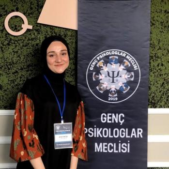 Psikolog <br> Ayşe Meşe
