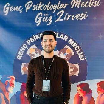 Psikolog <br> Zinar Çiftçi <br> Üsküdar Üniversitesi <br> Klinik Psikoloji (Tez Dönemi)