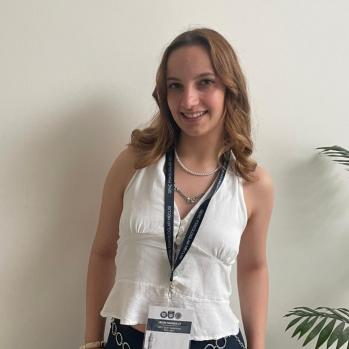 Psikolog Adayı <br> Helin Karabulut <br> İzmir Demokrasi Üni.